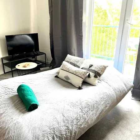 Le Gousselot Parking Pompidou Un-sejour-a-part מץ